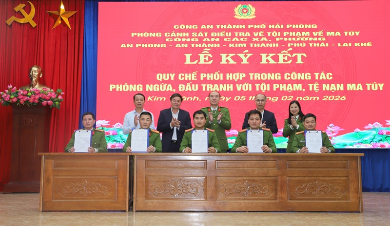 Ký Quy chế phối hợp trong công tác phòng ngừa, đấu tranh với tội phạm, tệ nạn ma túy giữa các Công an các phường, xã An Phong, An Thành, Kim Thành, Phú Thái, Lai Khê